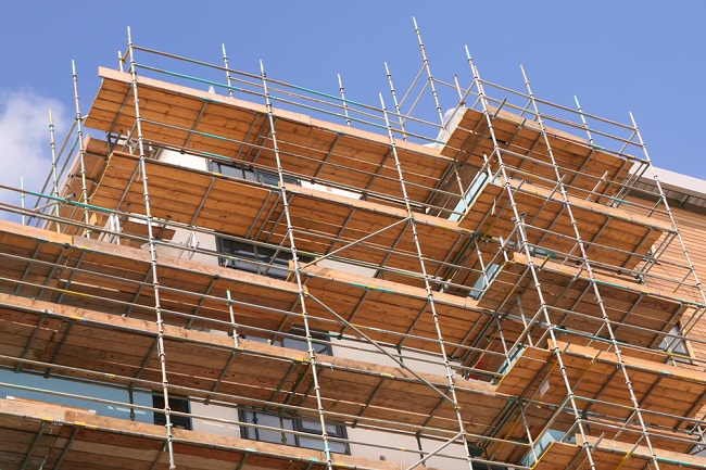 Système de cadre, cric bas, coupleur d'échafaudage